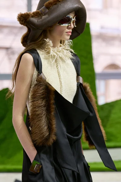 Look 57